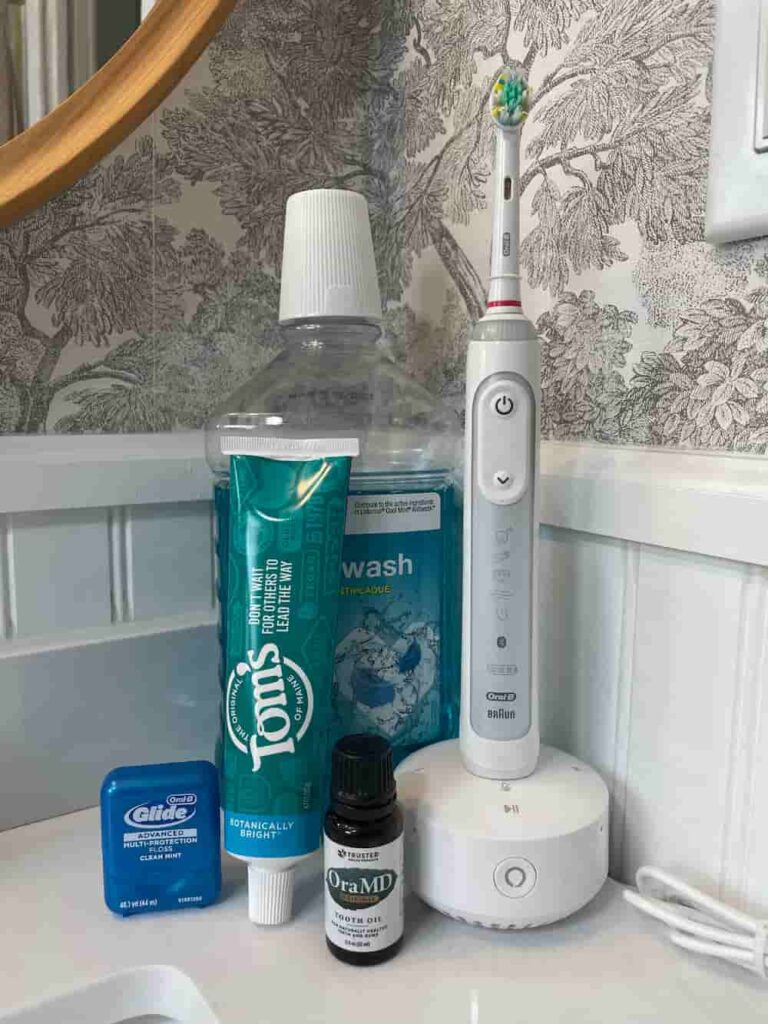 Electronic Toothbrush for Oral Care And Healthy Aging